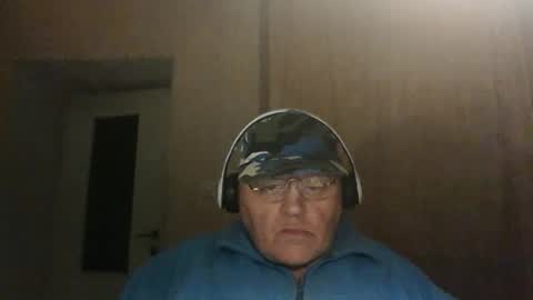 guyboy73 online show from October 8, 11:31 pm