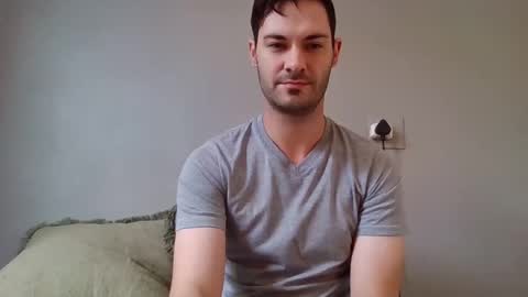 Snapshot of guyhardon chatting on January 18, 8:41 am Guy Hardon online show from January 18, 8:41 am