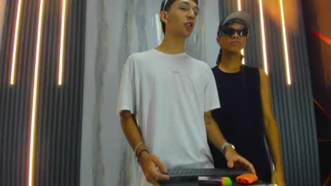 guys_hard_cock online show from April 16, 4:12 am