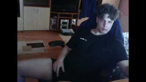 gymguy0505 online show from March 17, 2:41 pm