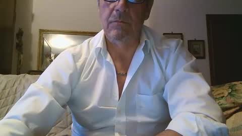 Snapshot of gyrdy chatting on January 3, 5:42 pm gyrdy online show from January 3, 5:42 pm