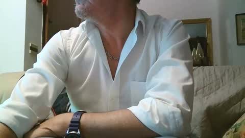 Snapshot of gyrdy chatting on January 4, 5:58 pm gyrdy online show from January 4, 5:58 pm
