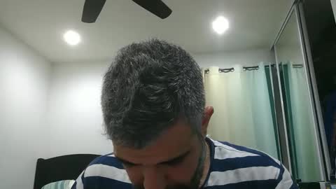 Snapshot of h0nest84 chatting on February 7, 7:18 am h0nest84 online show from February 7, 7:18 am