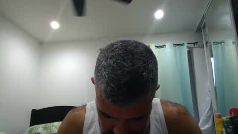 Snapshot of h0nest84 chatting on September 22, 12:44 am h0nest84 online show from September 22, 12:44 am