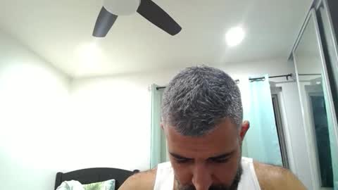 Snapshot of h0nest84 chatting on October 20, 1:42 am h0nest84 online show from October 20, 1:42 am