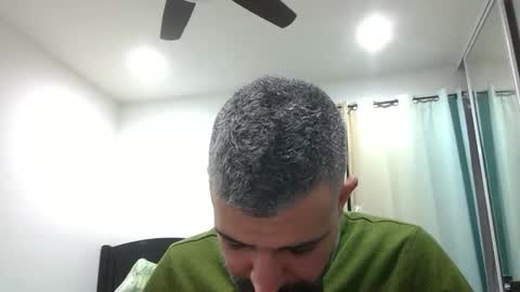 Snapshot of h0nest84 chatting on February 10, 5:47 am h0nest84 online show from February 10, 5:47 am