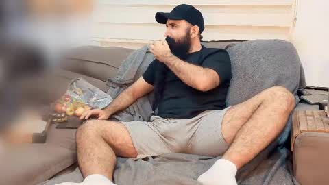 Hairy Beard Smoker online show from April 27, 10:48 pm