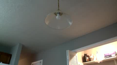 Snapshot of hairydadbod6 chatting on January 17, 1:15 am hairydadbod6 online show from January 17, 1:15 am