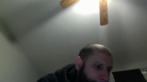 Snapshot of hairydadbod6 chatting on December 2, 10:32 pm hairydadbod6 online show from December 2, 10:32 pm