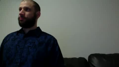 Snapshot of hairydadbod6 chatting on December 9, 7:17 am hairydadbod6 online show from December 9, 7:17 am