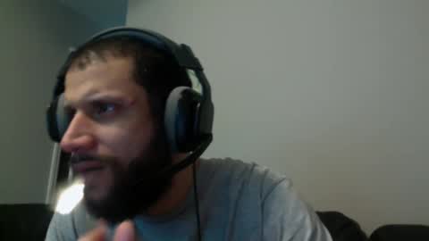 Snapshot of hairydadbod6 chatting on January 13, 1:02 am hairydadbod6 online show from January 13, 1:02 am