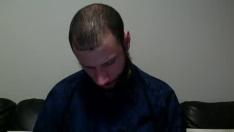 Snapshot of hairydadbod6 chatting on December 25, 1:31 am hairydadbod6 online show from December 25, 1:31 am