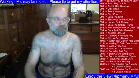 Snapshot of hairydaddybear69 chatting on January 21, 2:11 pm HairyDaddyBear69 online show from January 21, 2:11 pm