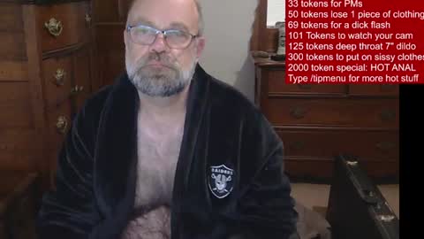 HairyDaddyBear69 online show from June 25, 10:53 am