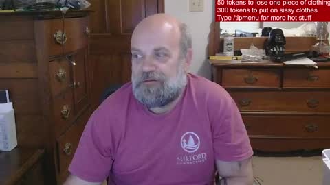 HairyDaddyBear69 online show from April 29, 12:43 pm