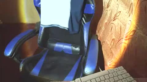 hairyhugecock_22 online show from January 14, 2:05 am