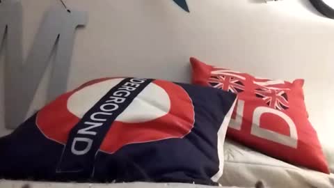 Snapshot of hairyspermballs chatting on November 1, 12:15 am Marty online show from November 1, 12:15 am