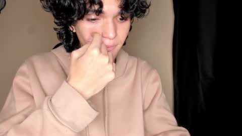 Snapshot of halan_jr chatting on October 19, 9:45 am halan online show from October 19, 9:45 am