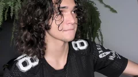 Snapshot of halan_jr chatting on February 1, 8:39 am halan online show from February 1, 8:39 am