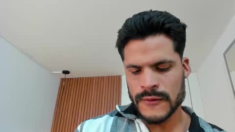 Snapshot of hamilton_1 chatting on October 15, 3:25 am Hamilton online show from October 15, 3:25 am