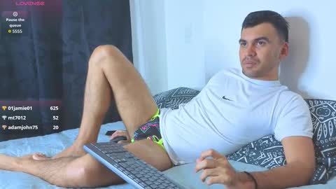 hamiltong12 online show from February 7, 8:47 pm