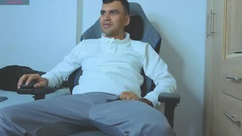 hamiltong12 online show from April 25, 3:31 pm