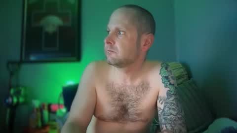 hand_banana_420 online show from April 22, 4:41 am