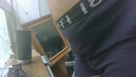 handncocknocum online show from April 26, 1:41 pm