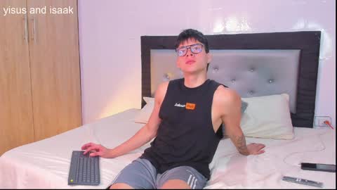 handsome_boys69 online show from April 2, 5:38 am