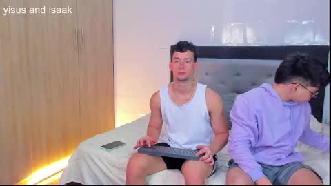 handsome_boys69 online show from April 1, 7:10 am