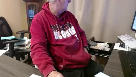 handsome_guy4u online show from April 8, 1:39 am