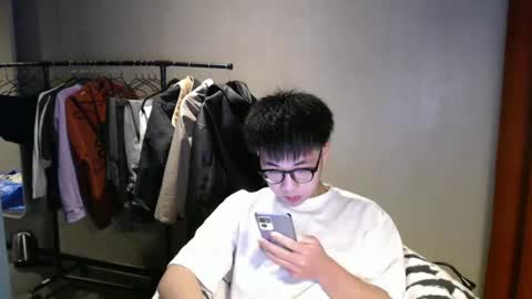 Snapshot of handsome_mannn chatting on March 3, 9:01 pm handsome_mannn online show from March 3, 9:01 pm