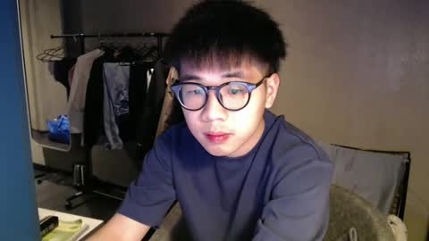 Snapshot of handsome_mannn chatting on March 9, 7:05 pm handsome_mannn online show from March 9, 7:05 pm
