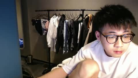 Snapshot of handsome_mannn chatting on March 8, 11:18 pm handsome_mannn online show from March 8, 11:18 pm