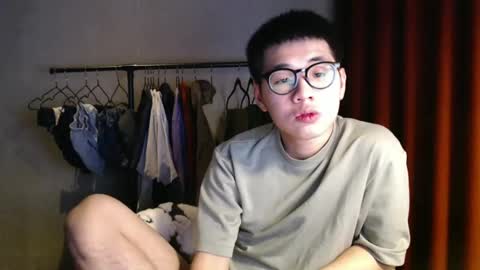Snapshot of handsome_mannn chatting on January 13, 10:24 pm handsome_mannn online show from January 13, 10:24 pm