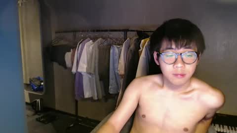 Snapshot of handsome_mannn chatting on October 20, 6:56 pm handsome_mannn online show from October 20, 6:56 pm