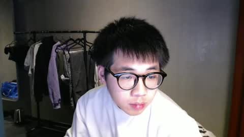 Snapshot of handsome_mannn chatting on February 21, 8:27 pm handsome_mannn online show from February 21, 8:27 pm