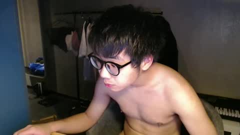 Snapshot of handsome_mannn chatting on October 22, 8:34 pm handsome_mannn online show from October 22, 8:34 pm