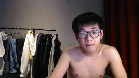 Snapshot of handsome_mannn chatting on September 16, 6:53 pm handsome_mannn online show from September 16, 6:53 pm