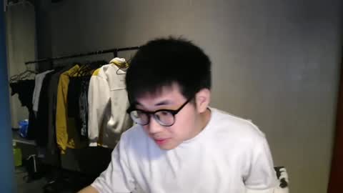 Snapshot of handsome_mannn chatting on February 11, 8:52 pm handsome_mannn online show from February 11, 8:52 pm