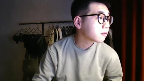 Snapshot of handsome_mannn chatting on January 2, 6:56 pm handsome_mannn online show from January 2, 6:56 pm