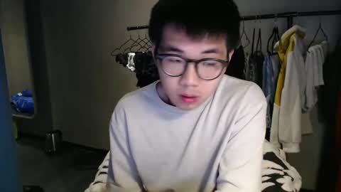 Snapshot of handsome_mannn chatting on February 8, 4:04 pm handsome_mannn online show from February 8, 4:04 pm