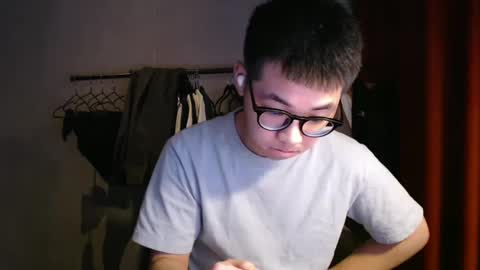 Snapshot of handsome_mannn chatting on January 4, 3:18 am handsome_mannn online show from January 4, 3:18 am