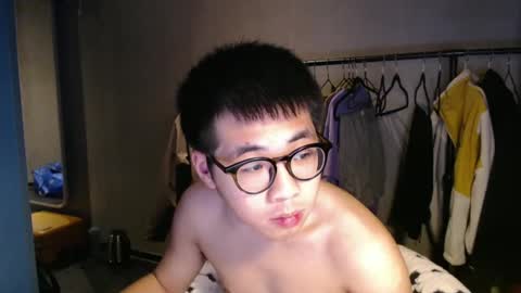 Snapshot of handsome_mannn chatting on January 24, 8:11 pm handsome_mannn online show from January 24, 8:11 pm