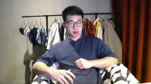Snapshot of handsome_mannn chatting on January 6, 9:22 pm handsome_mannn online show from January 6, 9:22 pm