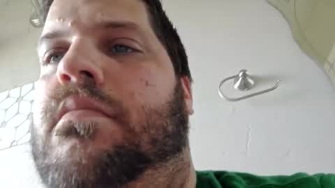 Snapshot of handsomedaddy198923 chatting on October 16, 7:33 pm handsomedaddy198923 online show from October 16, 7:33 pm