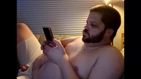 Snapshot of handsomedaddy198923 chatting on October 20, 7:34 am handsomedaddy198923 online show from October 20, 7:34 am