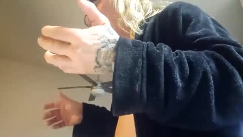 Handystudman online show from February 9, 1:23 am