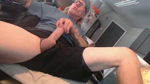 handystud33 online show from June 17, 3:03 pm
