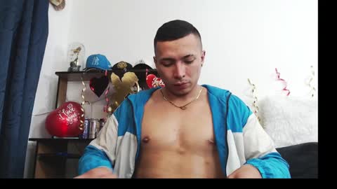 Snapshot of hank_fuller01 chatting on February 16, 10:10 pm Hank online show from February 16, 10:10 pm